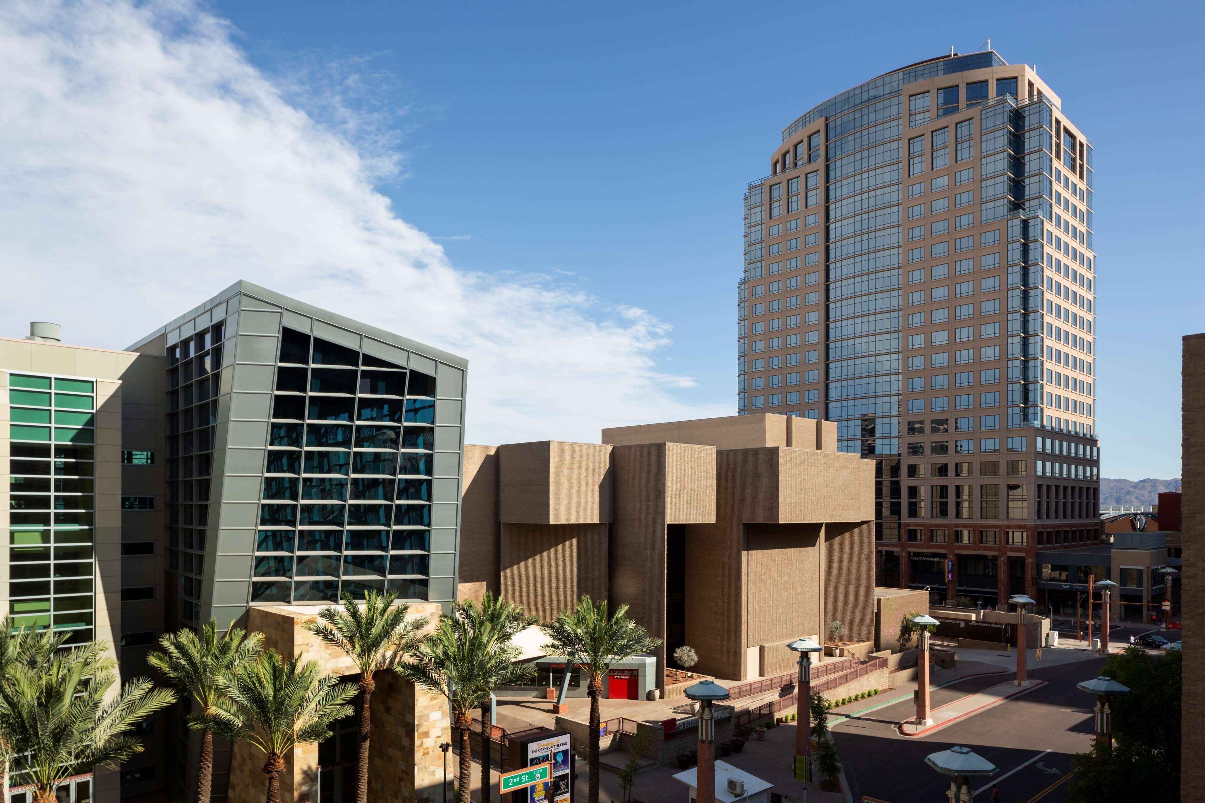 Hyatt Regency Phoenix Downtown - No Destination Fees Exterior photo